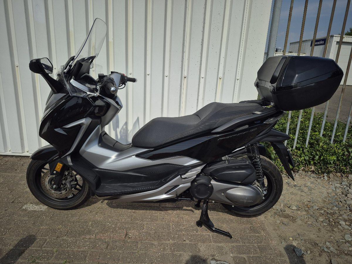 Honda Forza 300 Motorscooter uit 2021