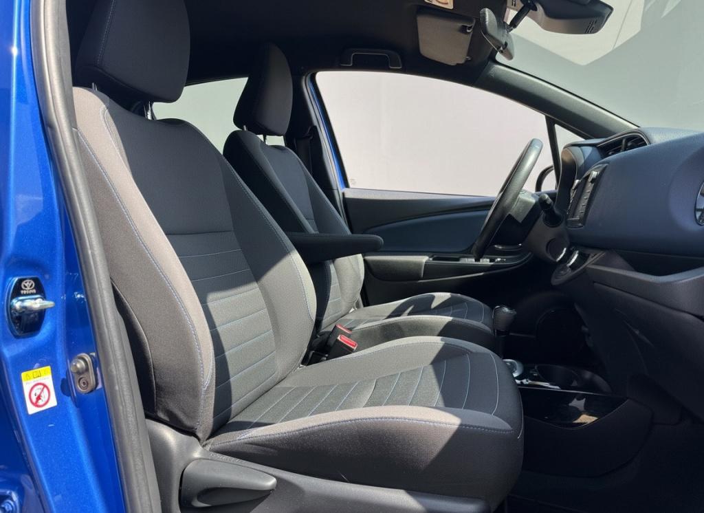 Toyota Yaris 1.5 hybrid bi-tone