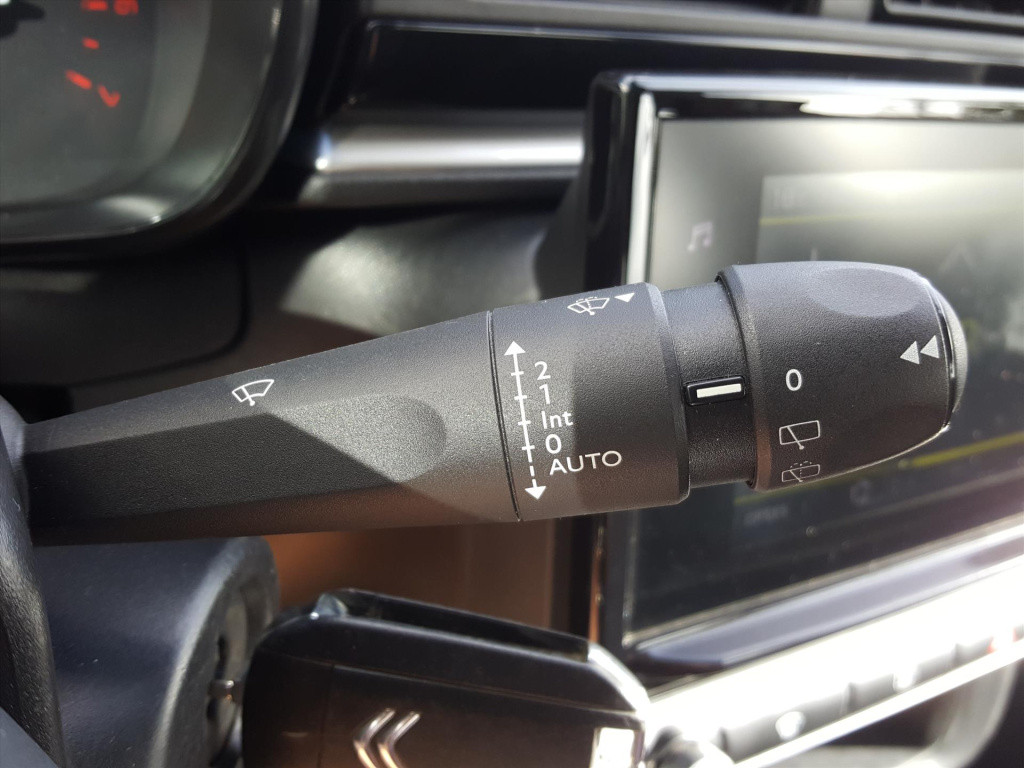 Citroen C3 1.2 puretech 82pk s&s feel navigatie | trekhaak | cruise & clima