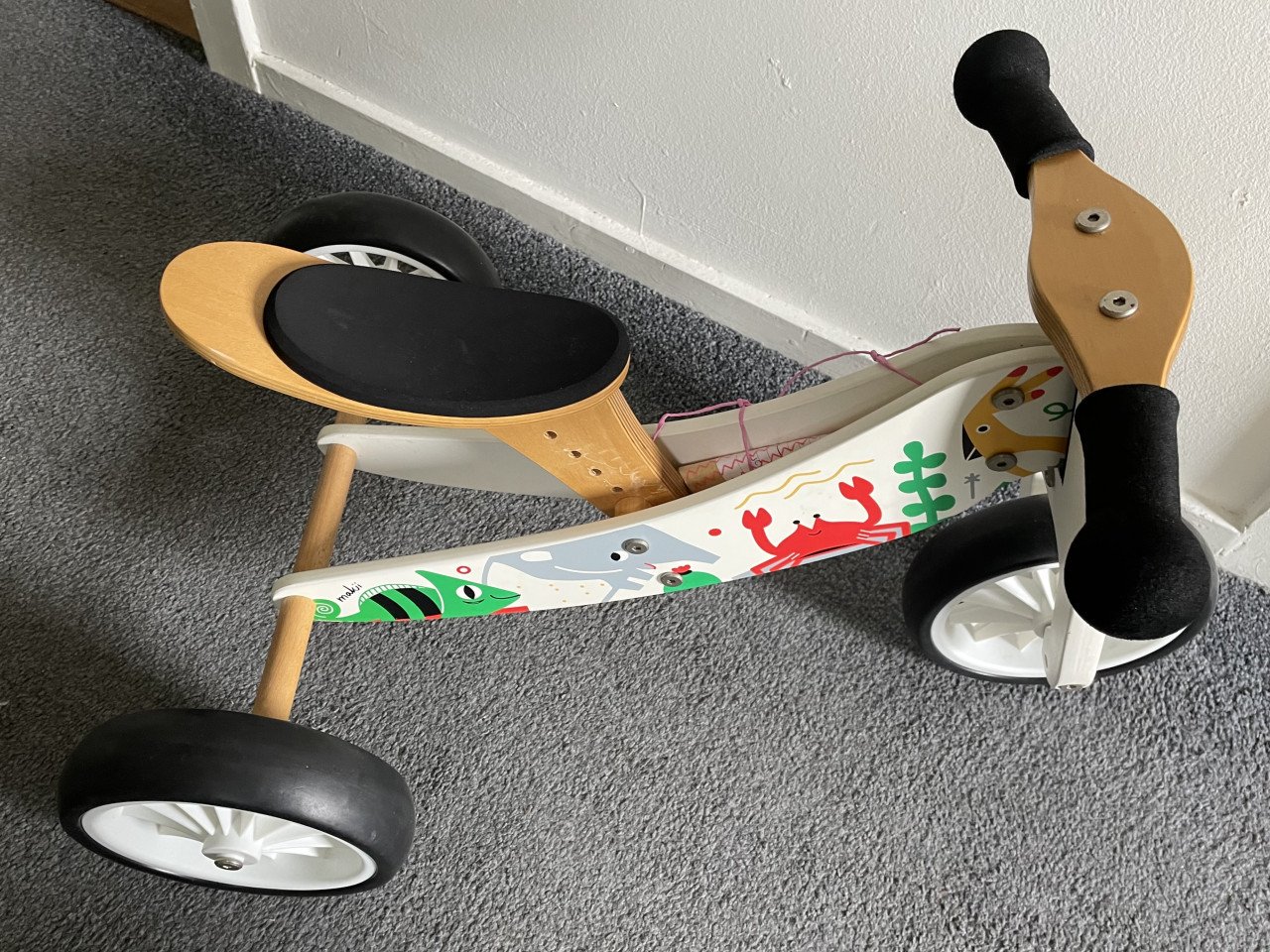 Prachtig houten loopfietsje