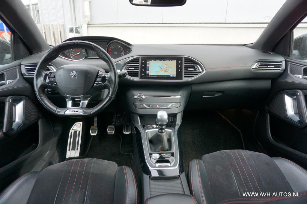 Peugeot 308 1.6 e-thp gt 205 pk