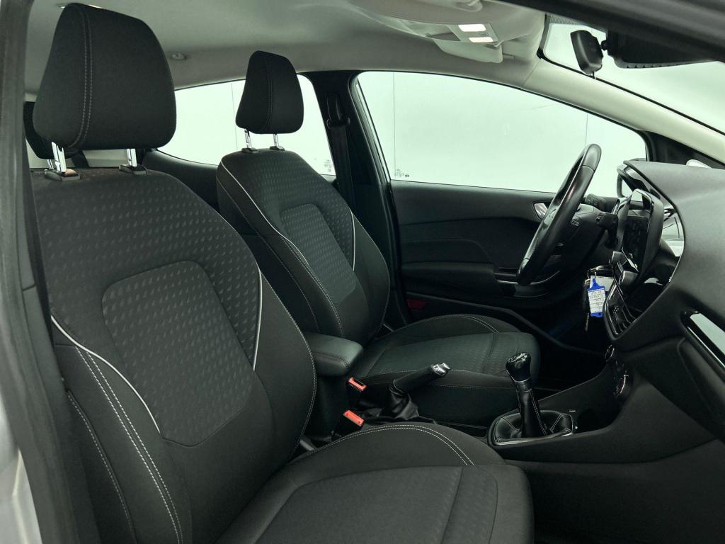 Ford Fiesta 1.1 trend | parkeer sensoren | lmv | bluetooth | dab | airco | 
