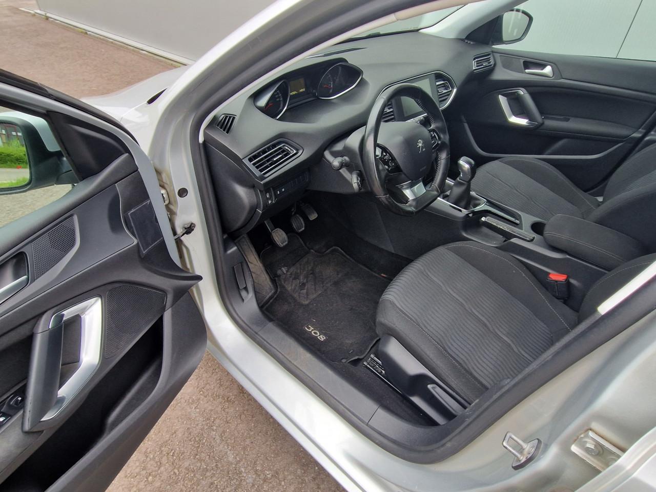 Peugeot 308 SW 1.2 PureTech Blue Lease