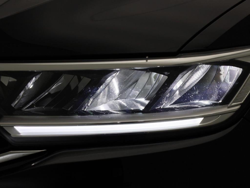 Volkswagen T-roc 1.0 tsi life | trekhaak | parkeer sensoren | virtual cockp