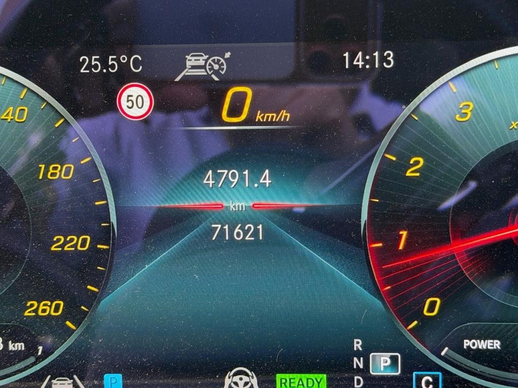 Mercedes-Benz E-Klasse 200 business solution amg l panoramadak l burmester 