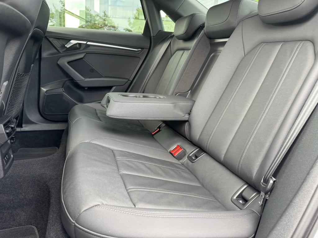Audi A3 limousine 35 tfsi * matrix led * leer * panoramadak * trekhaak
