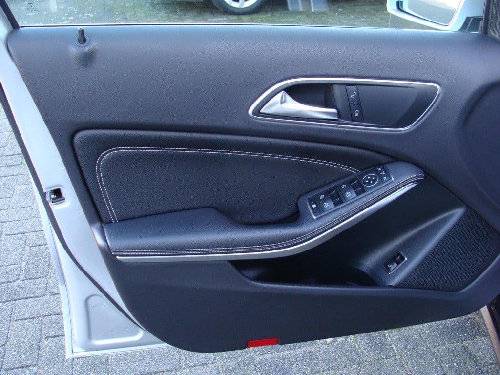 Mercedes-Benz Gla-klasse 180 premium urban