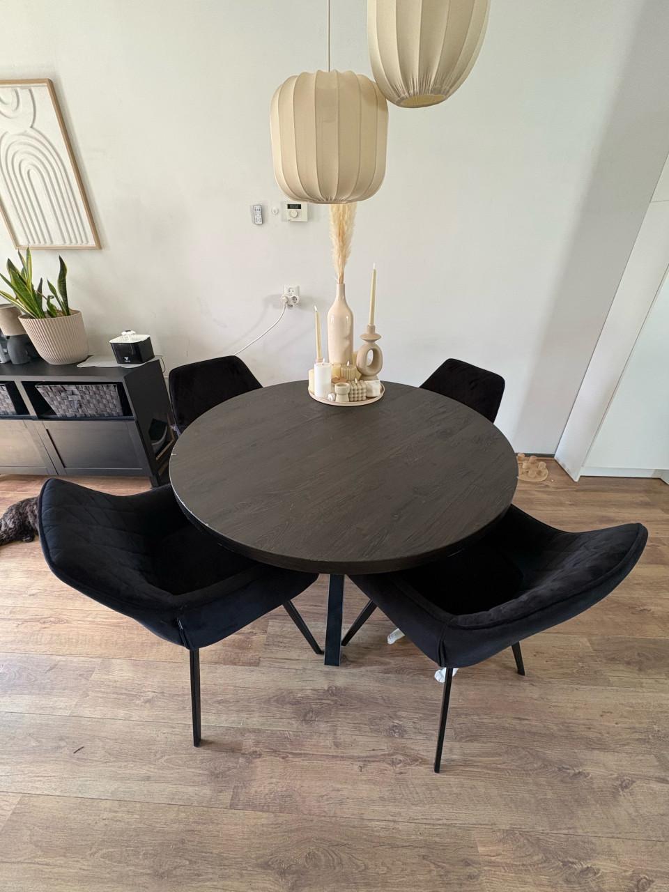 Set van 4 zwarte velours eetkamerstoelen