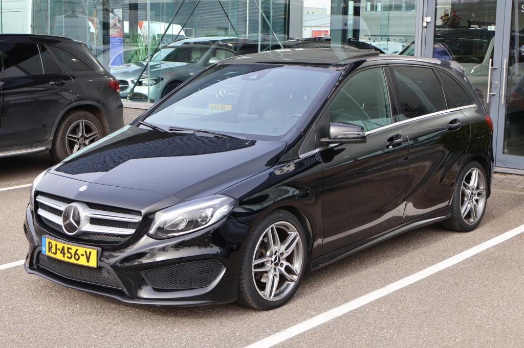 Mercedes-Benz B-Klasse 200 d amg line prestige l panoramadak l distronic l 