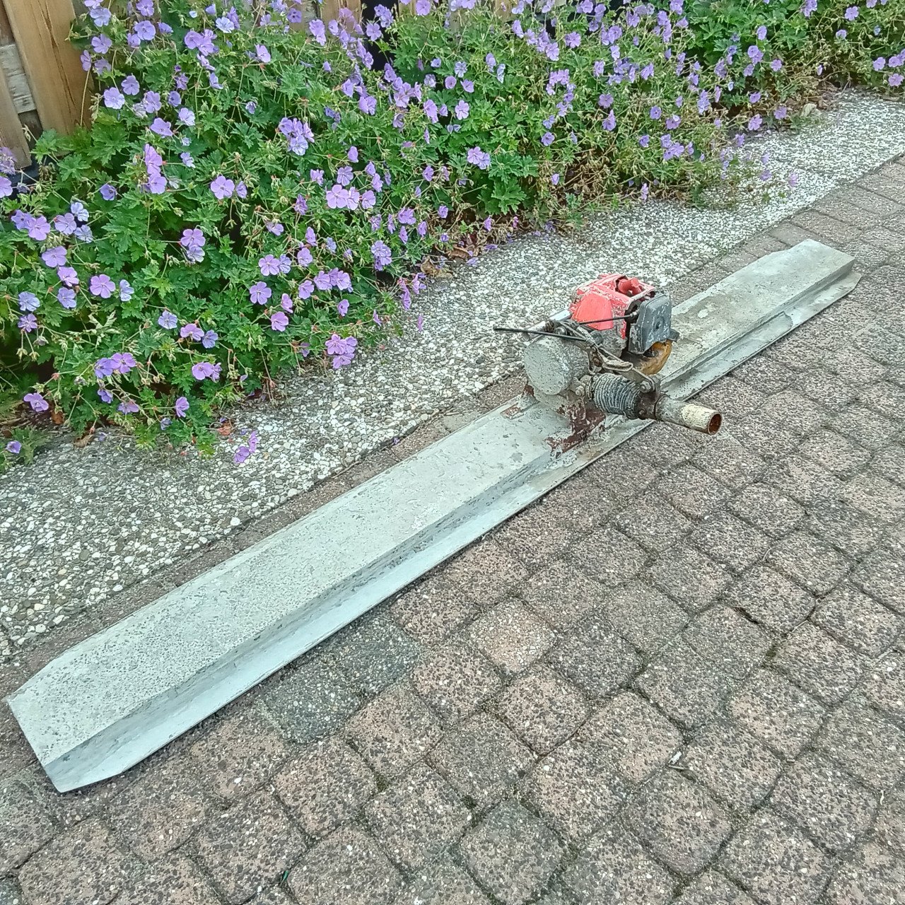Trilbalk voor beton en div. PVC