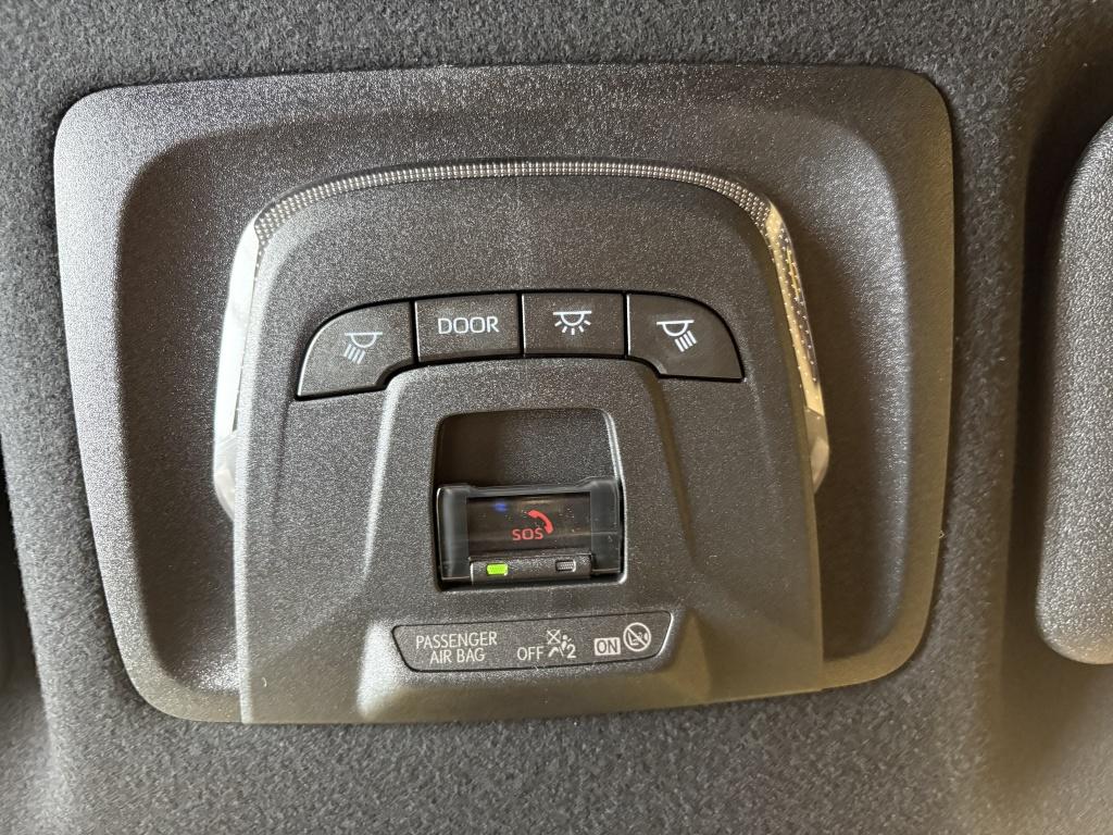 Toyota Corolla Cross hybrid 180 executive | demo | leder |