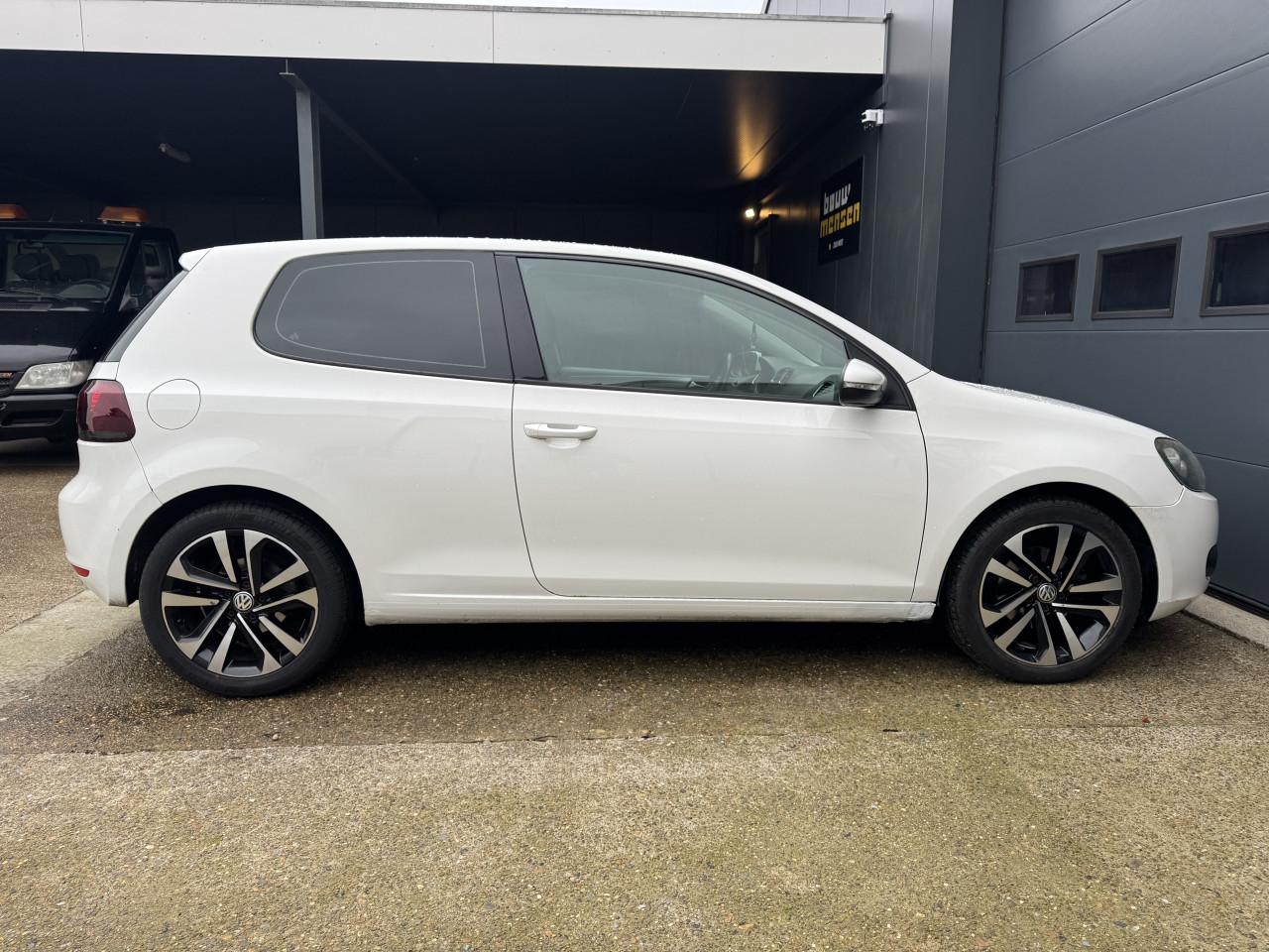 Volkswagen Golf 1.6 75KW 2009 Wit Airco Apk Navigatie Xenon
