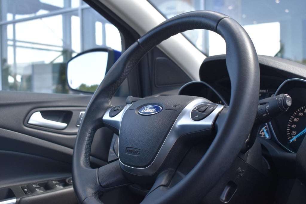 Ford Kuga 1.5 titanium | volledig dealer onderhouden | trekhaak | 1800kg tr