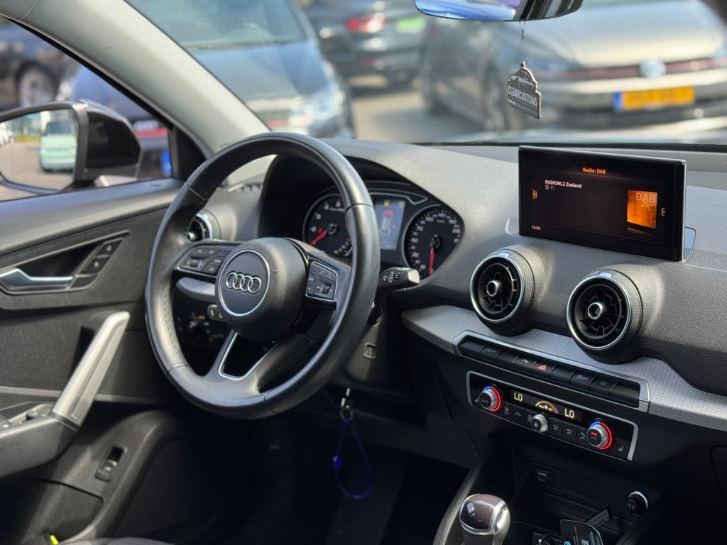 Audi Q2 35 tfsi advanced * led * camera * stoelverwarming * adaptieve cruis