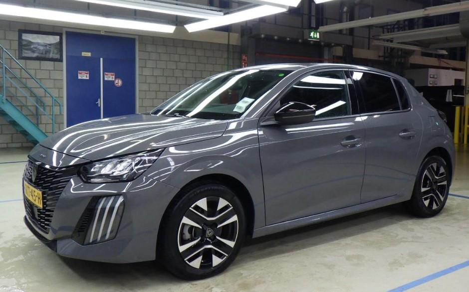 Peugeot 208 allure 1.2 mild-hybride 100pk automaat (e-dcs6) navigatie met a