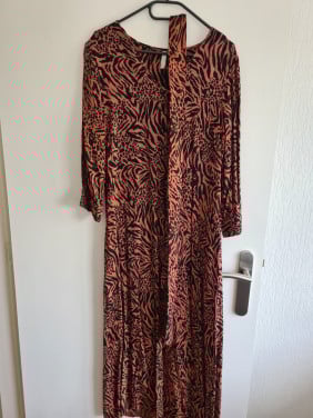 Roest bruin / zwart maxi jurk van Pieces Maat M