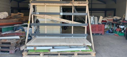 Groot pallet met hout