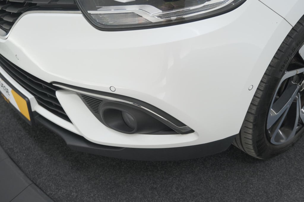 Renault Grand Scenic tce 140 bose | 7 zitplaatsen | trekhaak | camera | bos