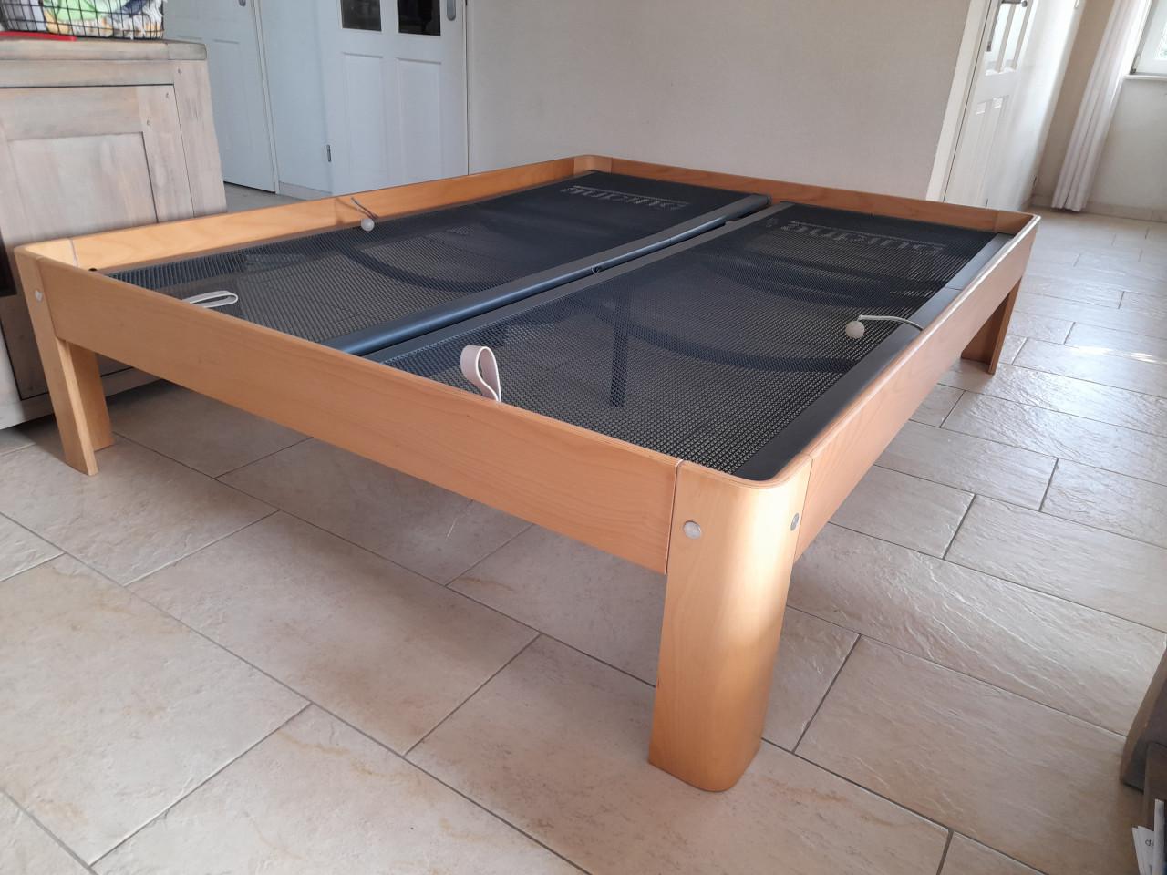 Auping bed  160 x 210 ( in goede staat )