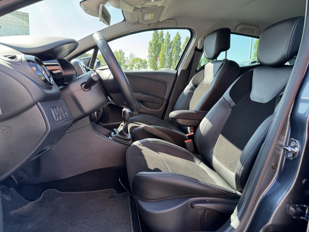 Renault Clio 0.9 tce intens | navigatie | led koplampen | keyless entry | c