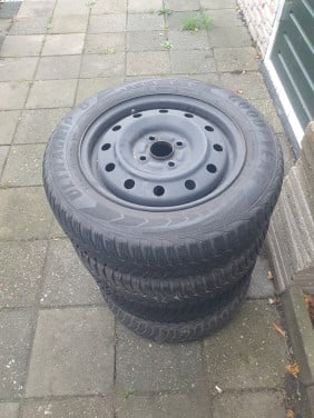 Winterbanden op velg 4x100 165/70R14