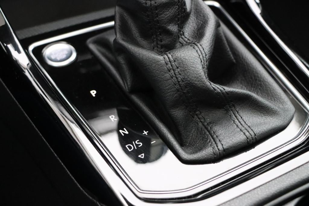 Volkswagen Touran 1.8 tsi highline 180pk dsg7