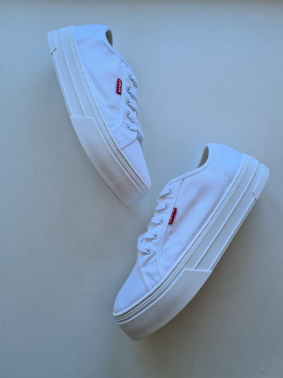 Nieuw ! Witte sneakers van Levi's Maat 41 / Maat 8