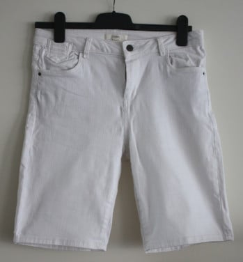 Witte korte broek maat 40