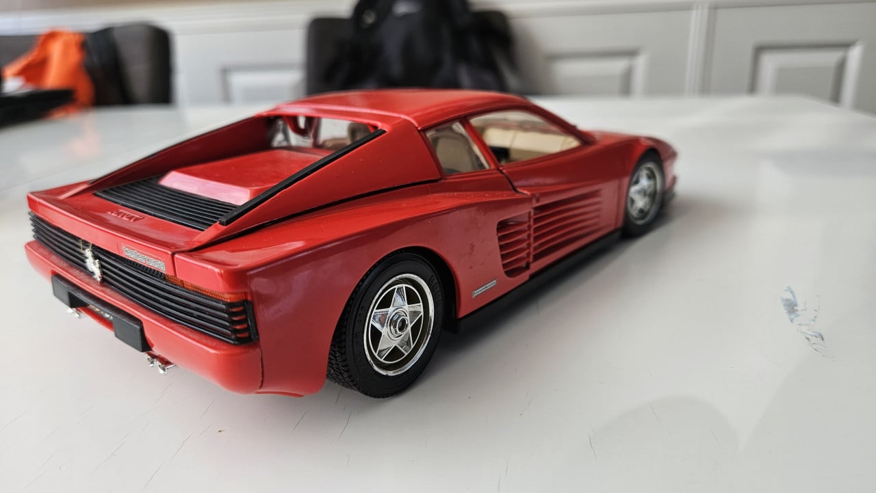 Ferrari Testarossa 1:18 schaalmodel – Bburago – Made in Italy