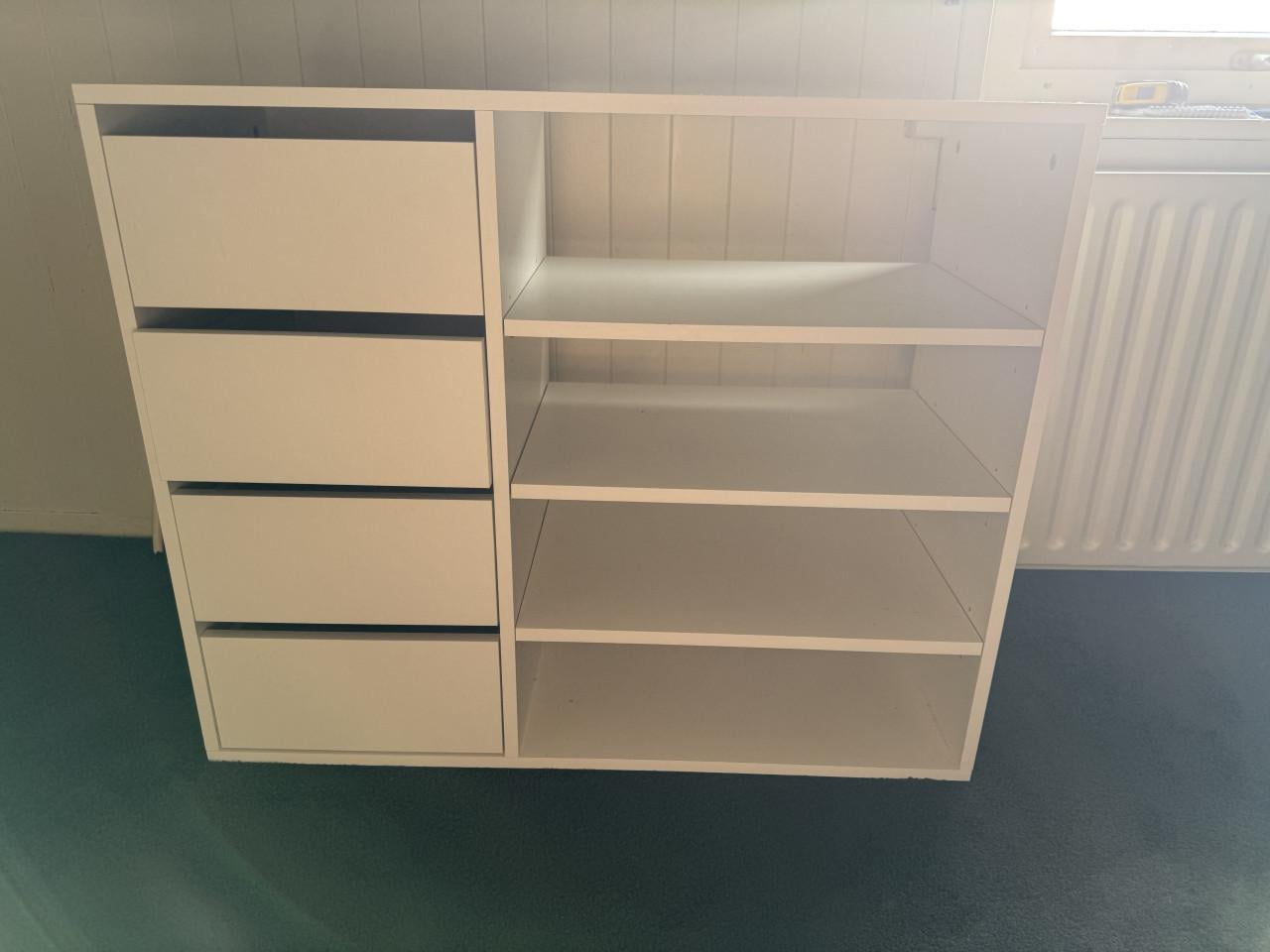 Leg en hang kast met tussen lade en leg kast