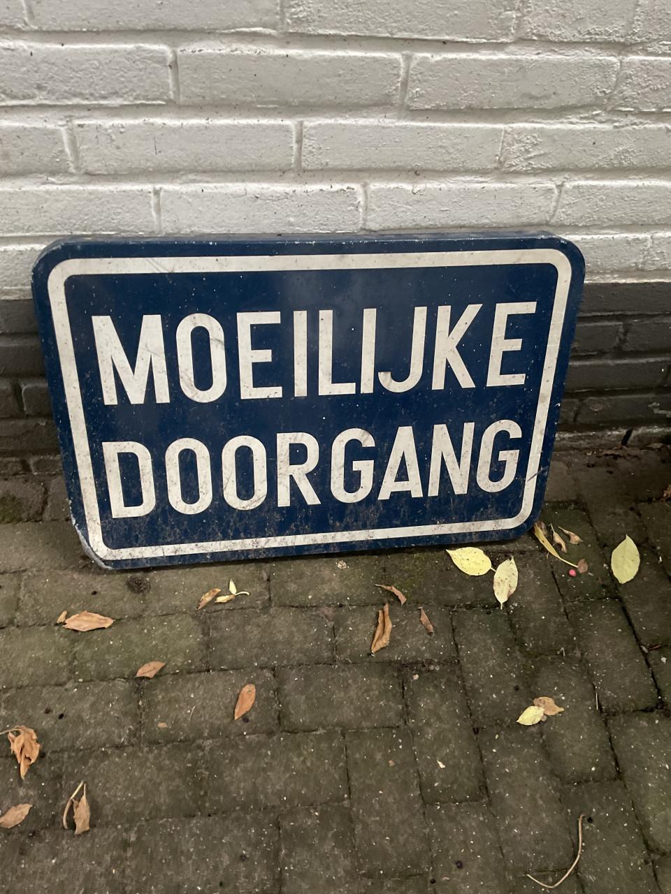 Verkeersbord uit België ( Moeilijke Doorgang )