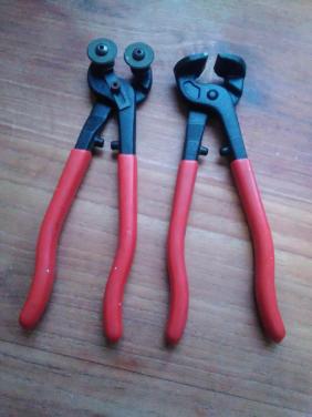 Tangen om mozaïeksteentjes mee te knippen