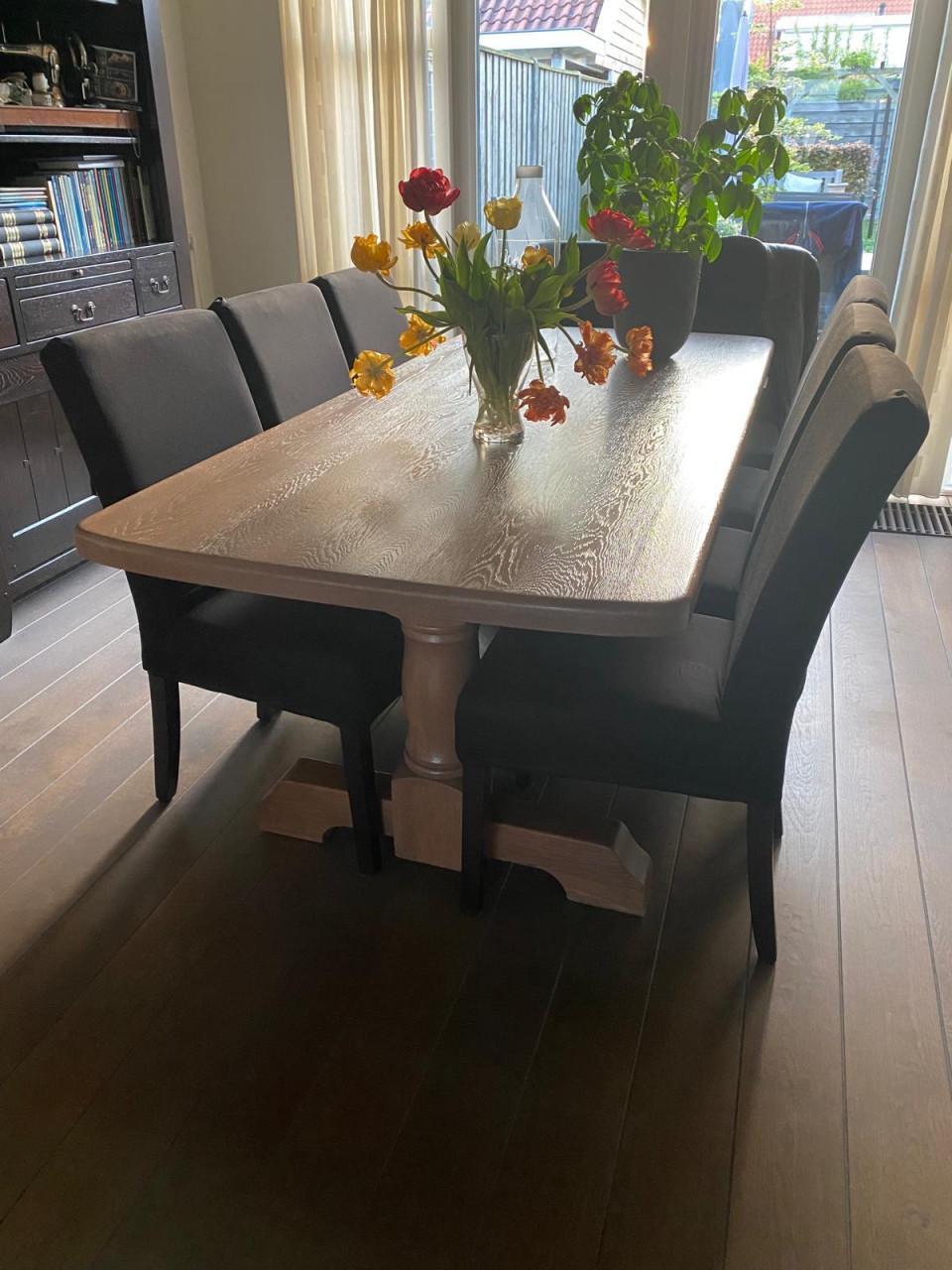 Eikenhouten eettafel