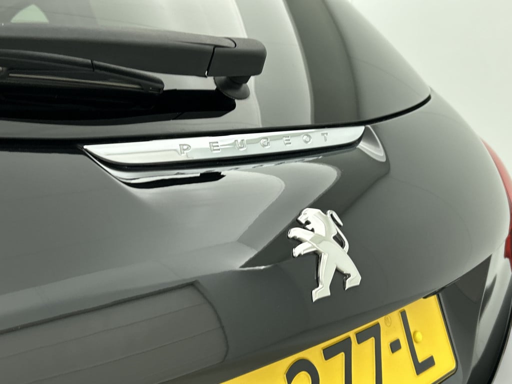 Peugeot 208 82 pk allure | rijklaar |