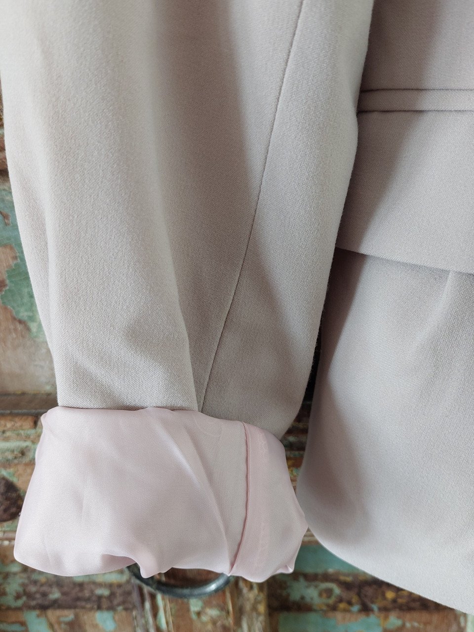 Nieuwe zandkleurige damesblazer H&M mt 42