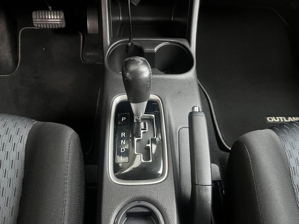 Mitsubishi Outlander 2.0 intense automaat|trekhaak|rijklaar