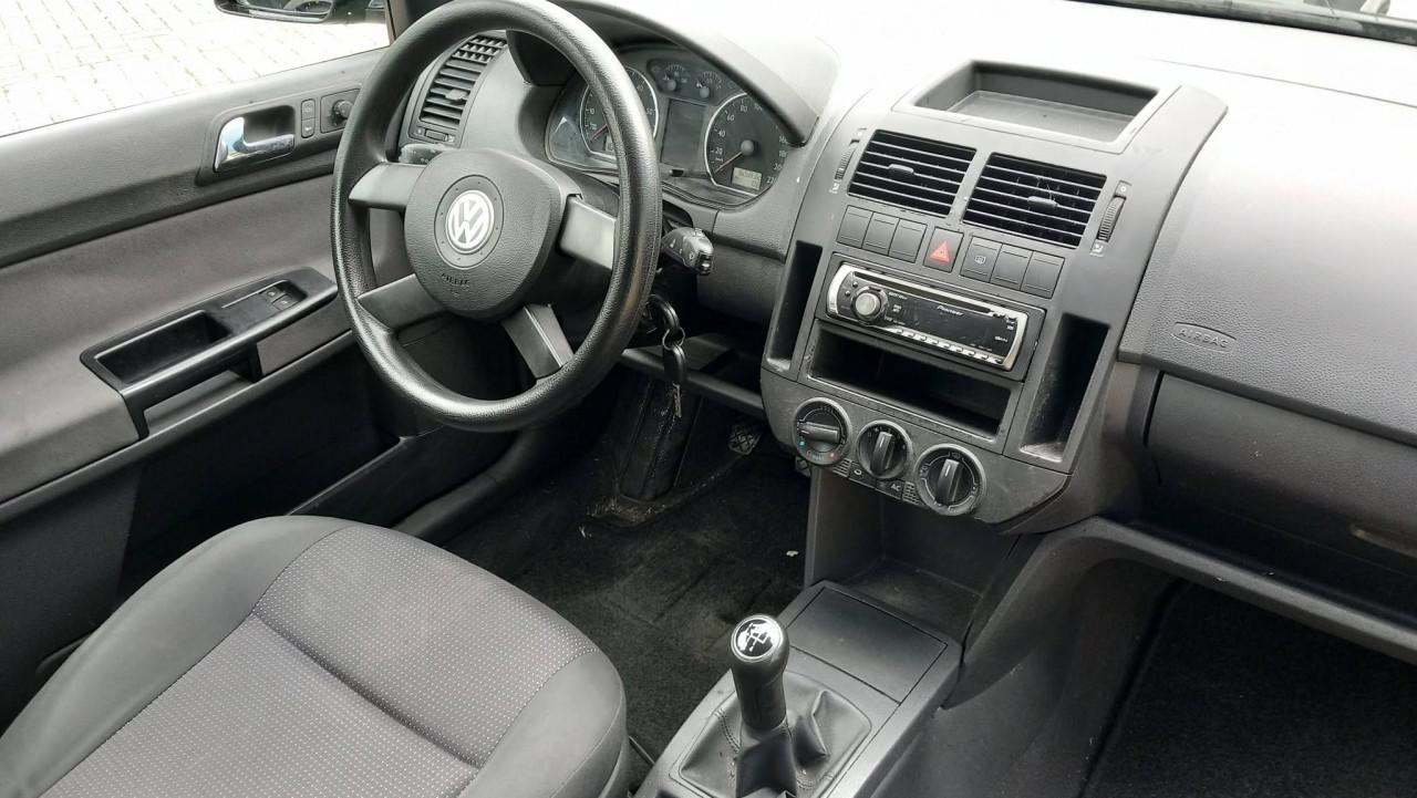 Volkswagen Polo 1.4 16v Turijn 3deurs bj:2005 airco apk 5-2027