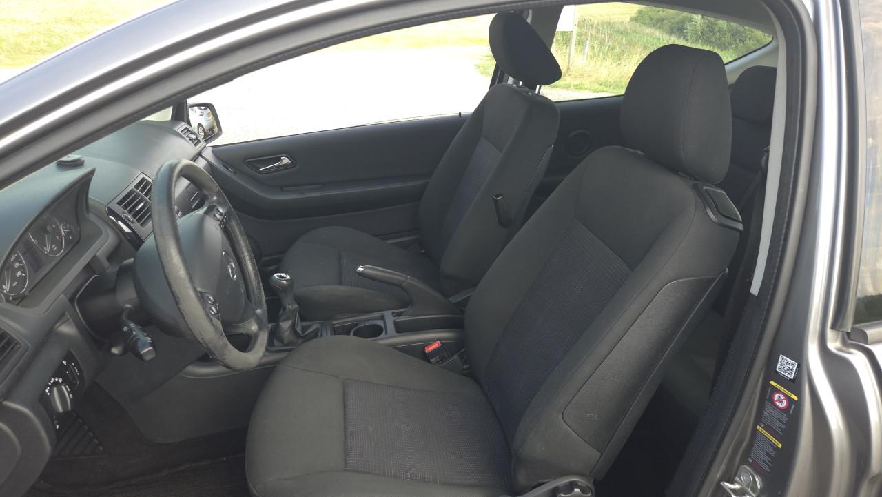 Mercedes A 150-2010- APK-Nette staat- Nette all-season banden
