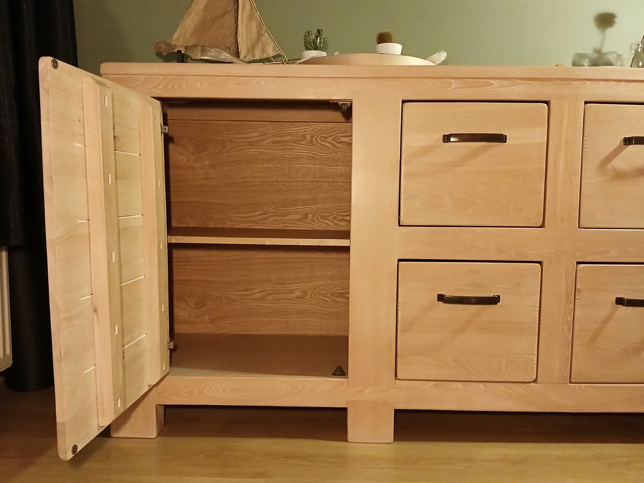 Eikenhouten dressoir