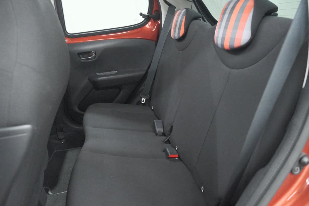 Peugeot 108 1.0 e-vti allure top! | elektrisch vouwdak | trekhaak | camera 