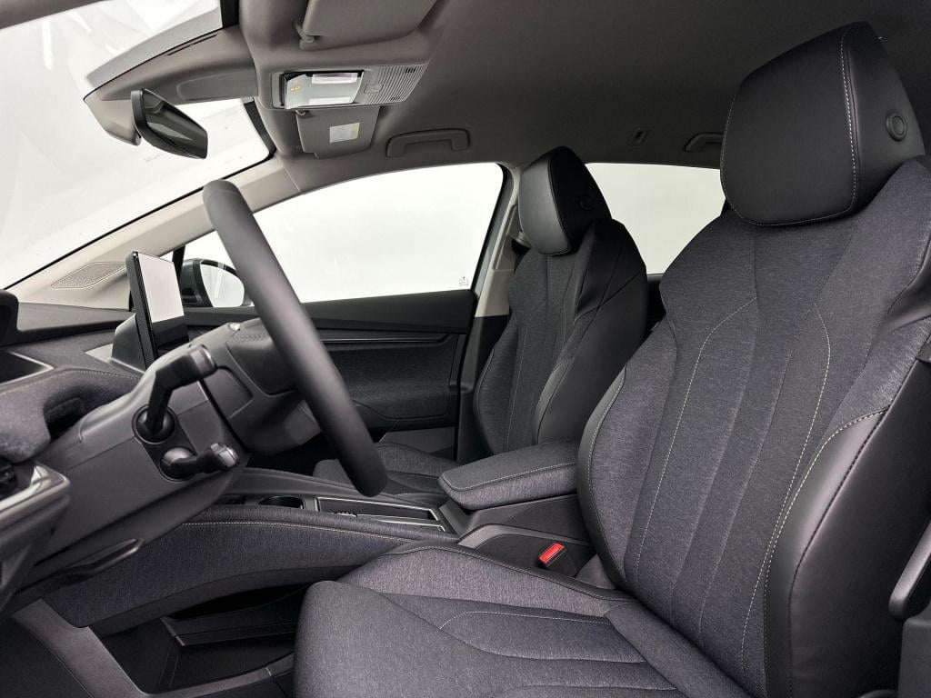 Skoda Elroq business edition tour elektromotor 150 kw / 204 pk