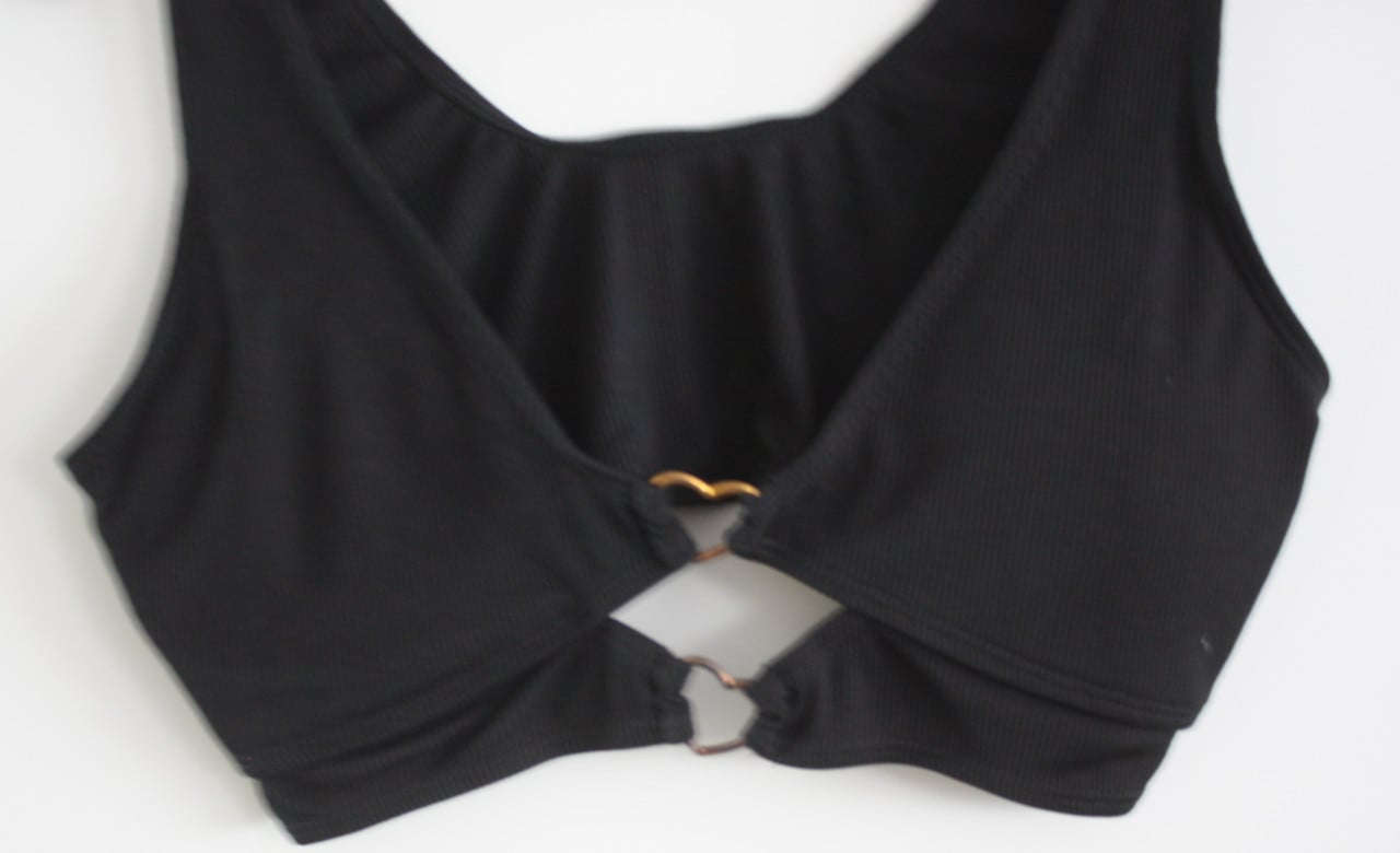 Zwarte bikini boven stuk maat 36