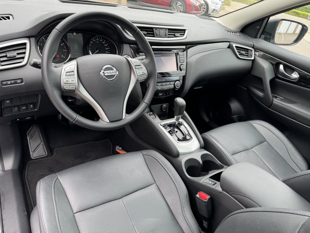 Nissan Qashqai 1.2 tekna automaat + lage km-stand! | panoramadak | navigati