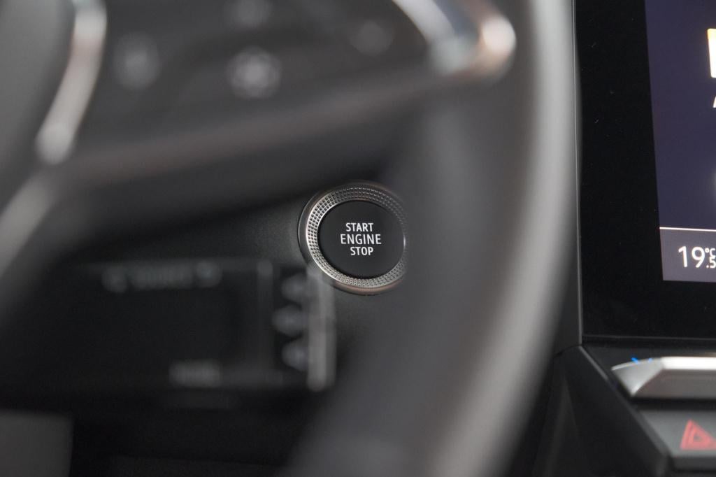 Renault Captur 1.6 e-tech full hybrid 145 techno | camera | navigatie | app