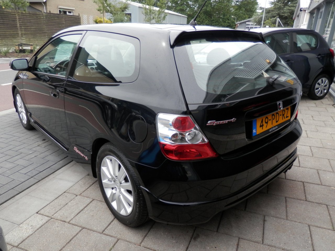 Auto Garant Biedt Aan: Honda Civic 1.6 3 DR Sport