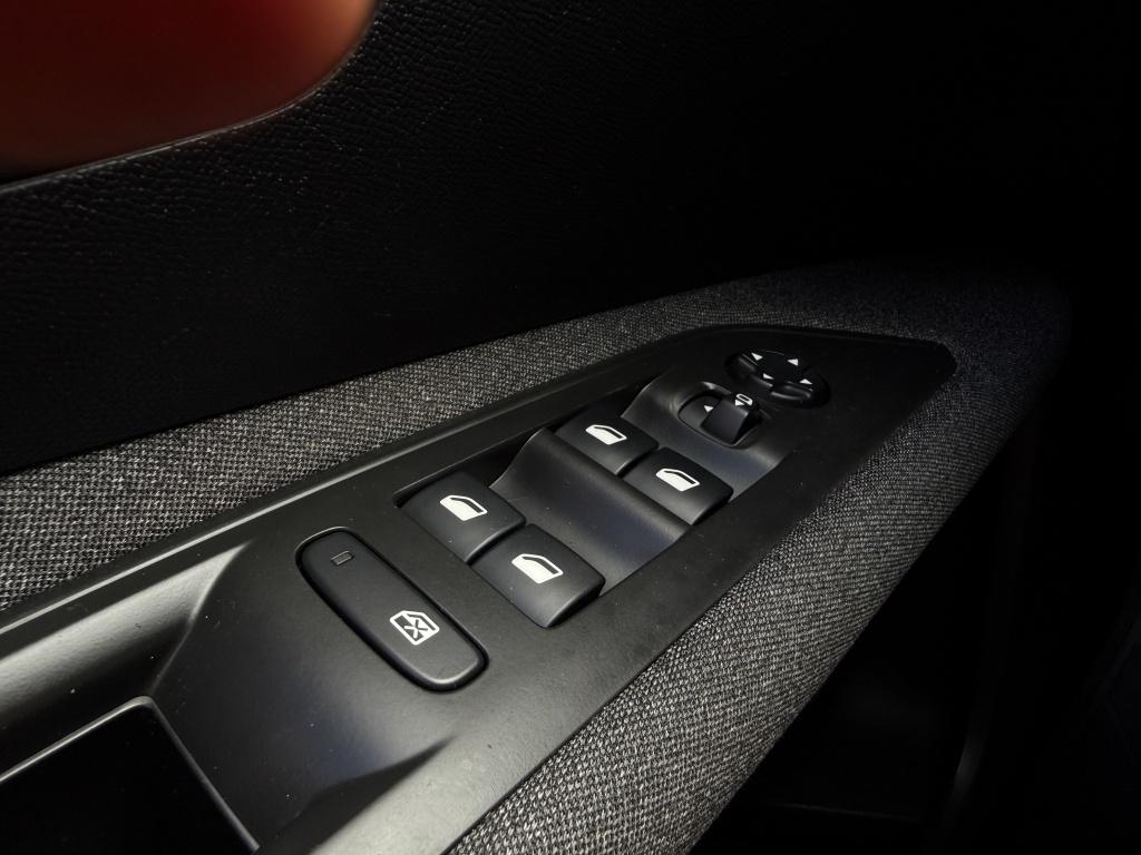 Peugeot 3008 1.2 puretech -