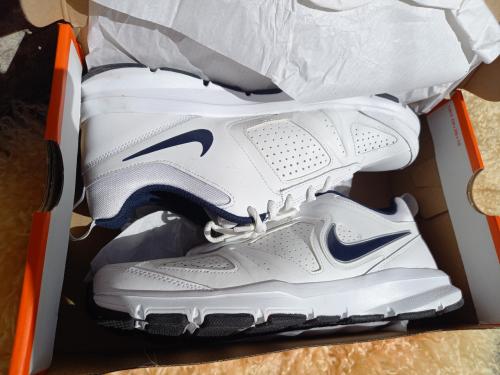 Nike sportschoenen- nieuw