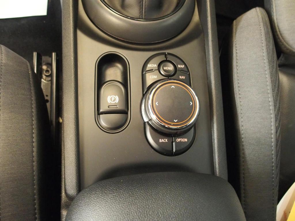 Mini Clubman mini 1.5 cooper chili, nl auto, app connect, panoramadak, h&k,