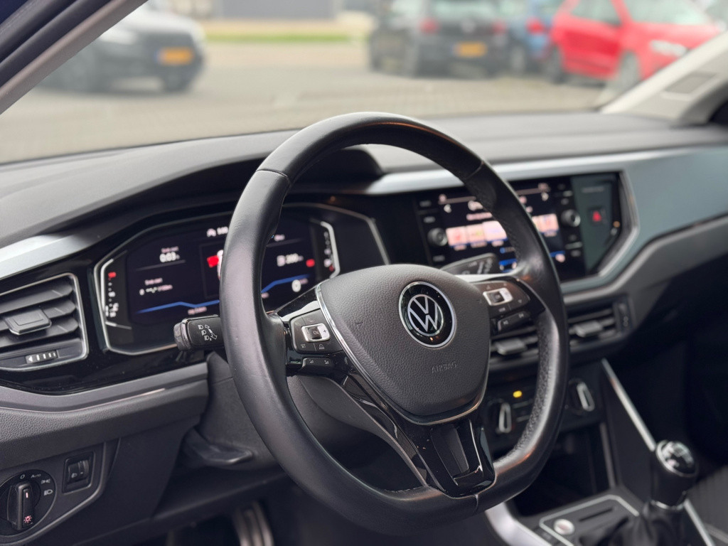 Volkswagen Polo 1.0 tsi highline * virtual cockpit * keyless * camera