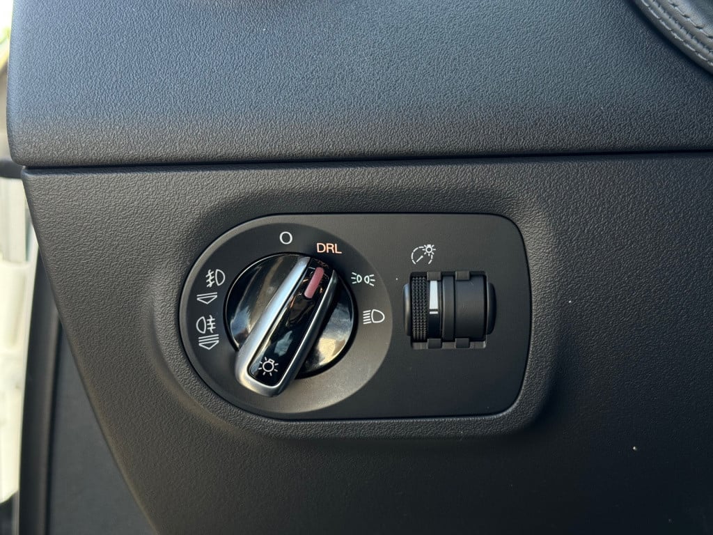 Audi TT 1.8 tfsi * leder * xenon / led * nap
